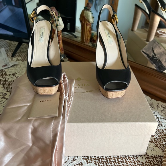 Beautiful heels - Picture 2 of 8